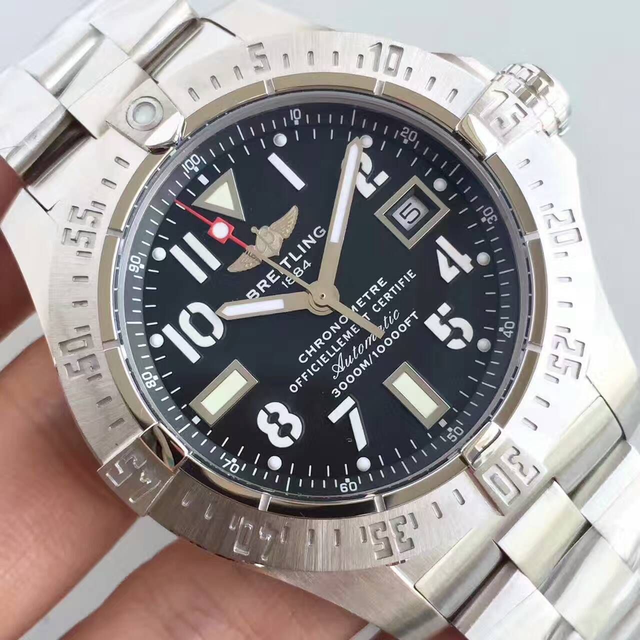   N厂百年灵复仇者系列A3239011/BC34/170A腕表 / BL029