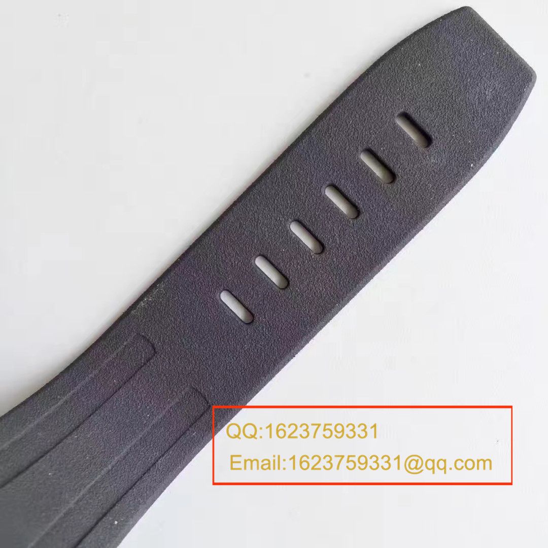   JF厂AP爱彼皇家橡树离岸型15703系列马会女皇杯特别版腕表《橡胶表带款》 / AP094