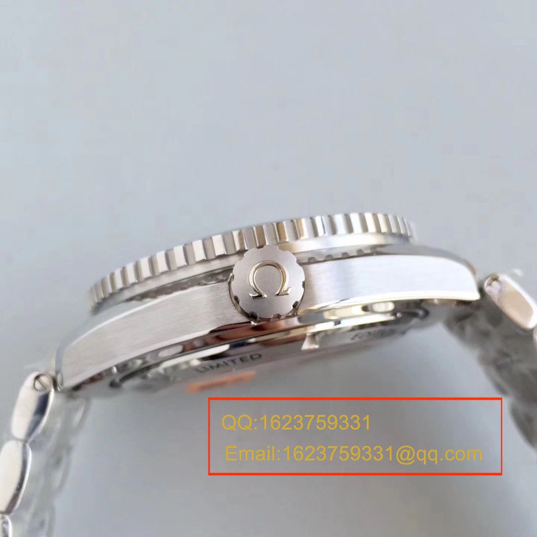   OM  欧米茄海马海洋宇宙600米腕系列 232.30.46.21.01.002腕表 / MBB123
