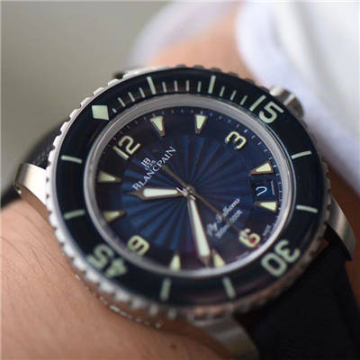 视频评测ZF  宝珀Blancpain 五十噚超薄机芯系列 5015D-1140-52B蓝面腕表