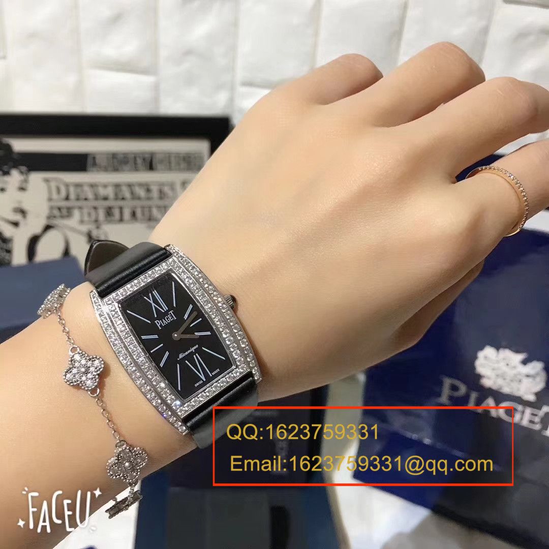   台湾厂伯爵LIMELIGHT酒桶形系列 G0A39093女士腕表 / PT022