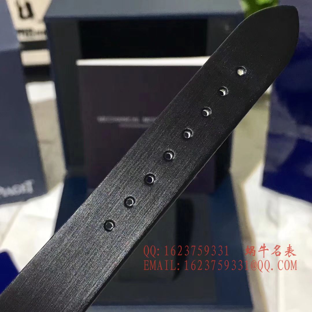   台湾厂伯爵LIMELIGHT酒桶形系列 G0A39093女士腕表 / PT022