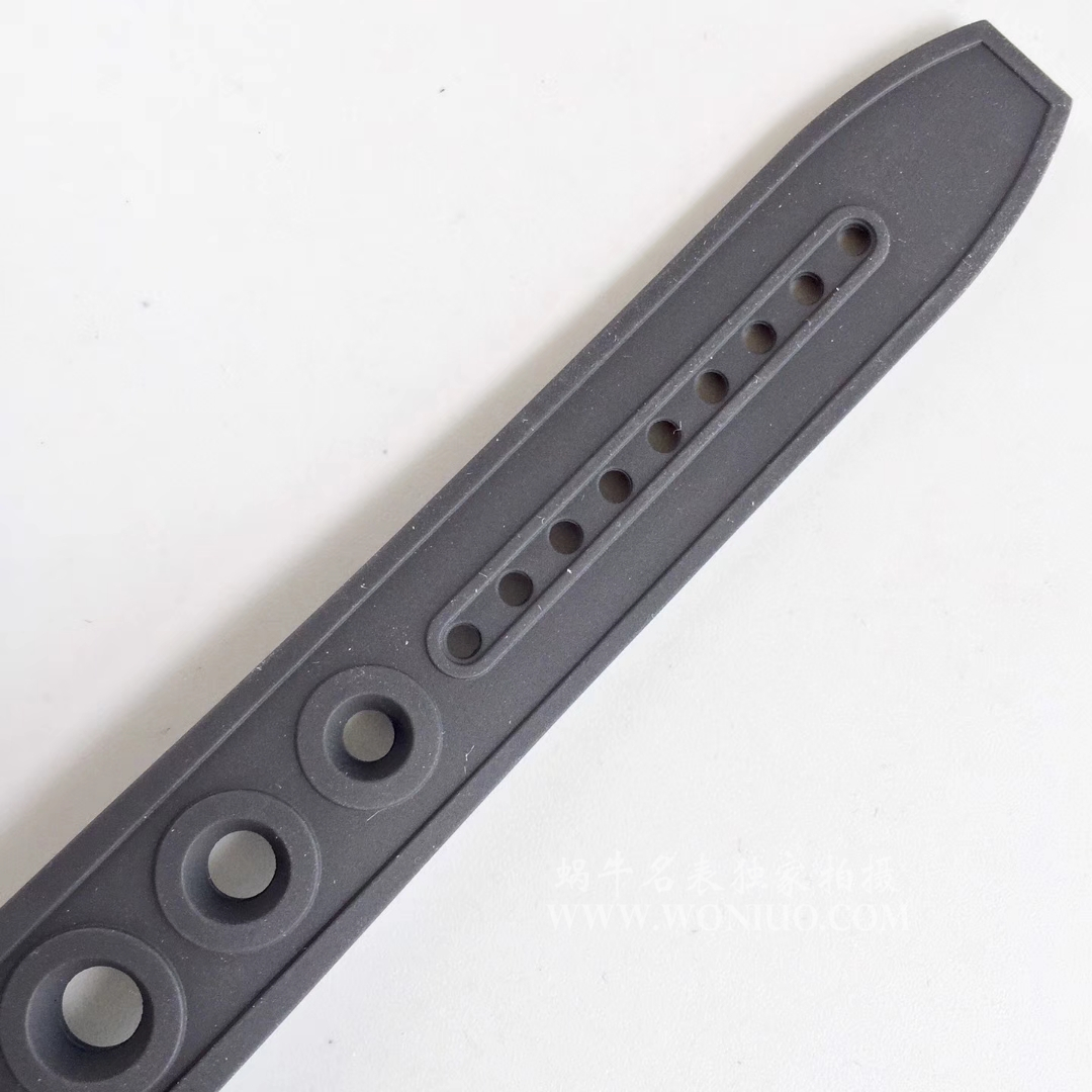 GF百年灵超级海洋系列M1739313|BE92|227S|M20SS.1 超级海洋44特别版腕表 / BL082
