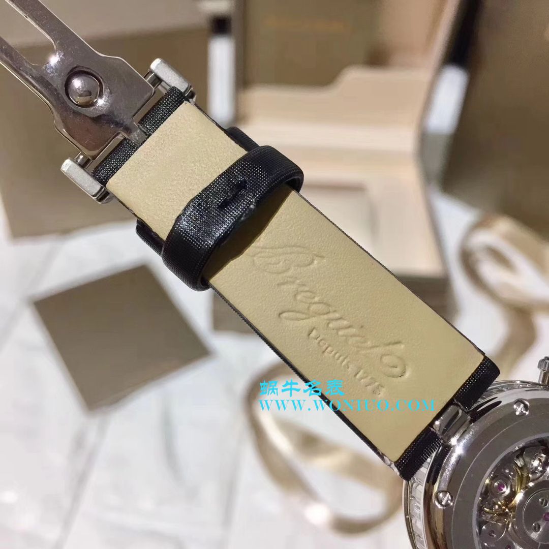   独家实拍那不勒斯皇后奢华版T钻机械女表  宝玑 / BZ044