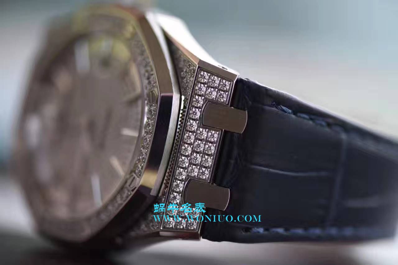 视频评测JF厂爱彼满天星皇家橡树系列15452BC.ZZ.D019CR.01，15402OR.ZZ.D003CR.01男女通用满钻腕表 / AP108