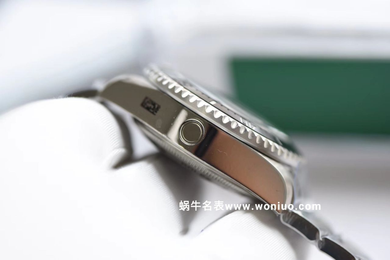 AR黑鬼王904L超级3135机新款 AR劳力士SEA-DWELLER鬼王44MM副本的十年精华 / R2115 AR黑鬼王904L超级3135机新款 AR劳力士SEA-DWELLER鬼王44MM副本的十年精华 / R2115
