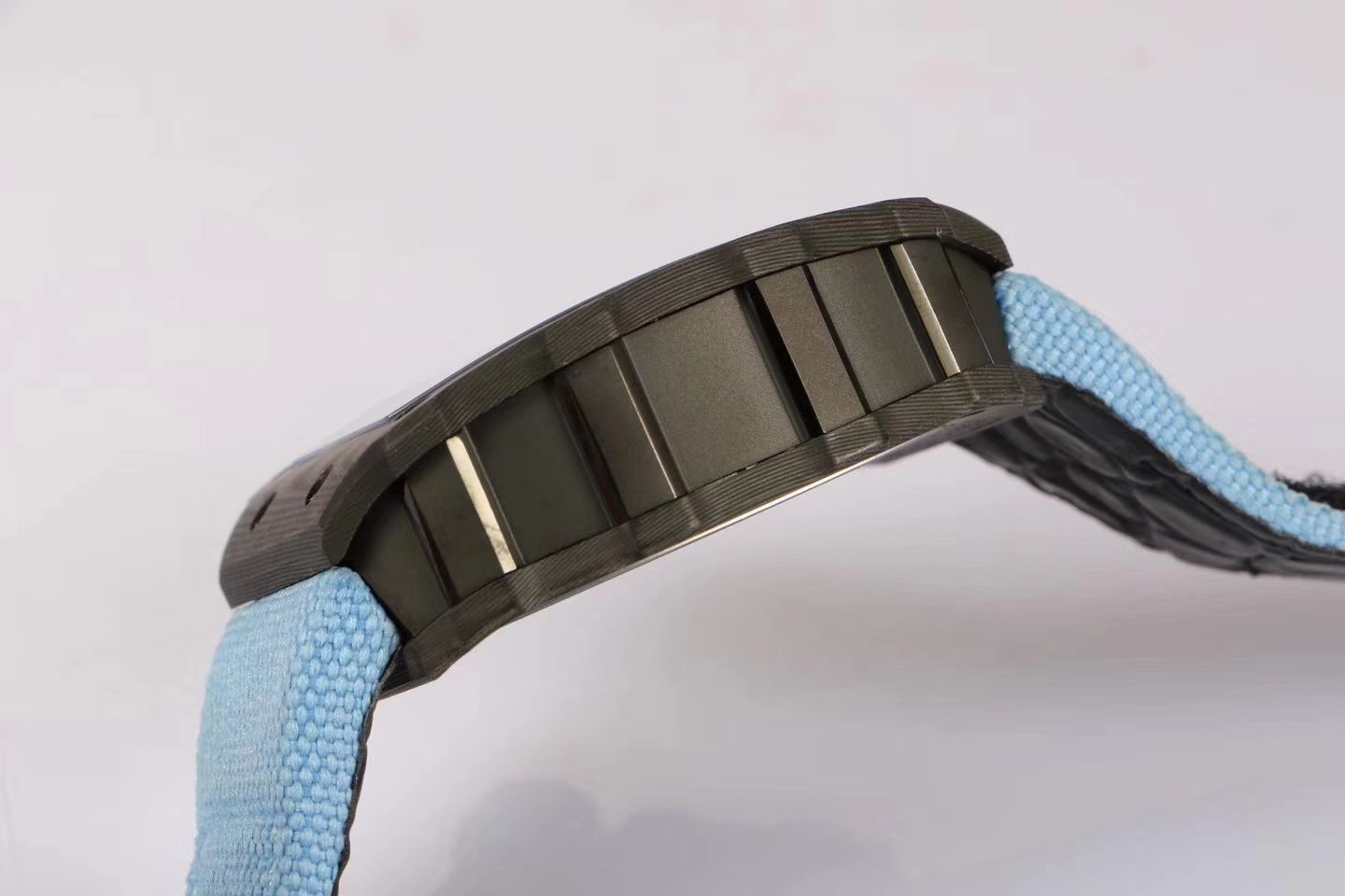   RICHARD MILLE  RM53-01 这款腕表充满动感与活力 / RM53-01