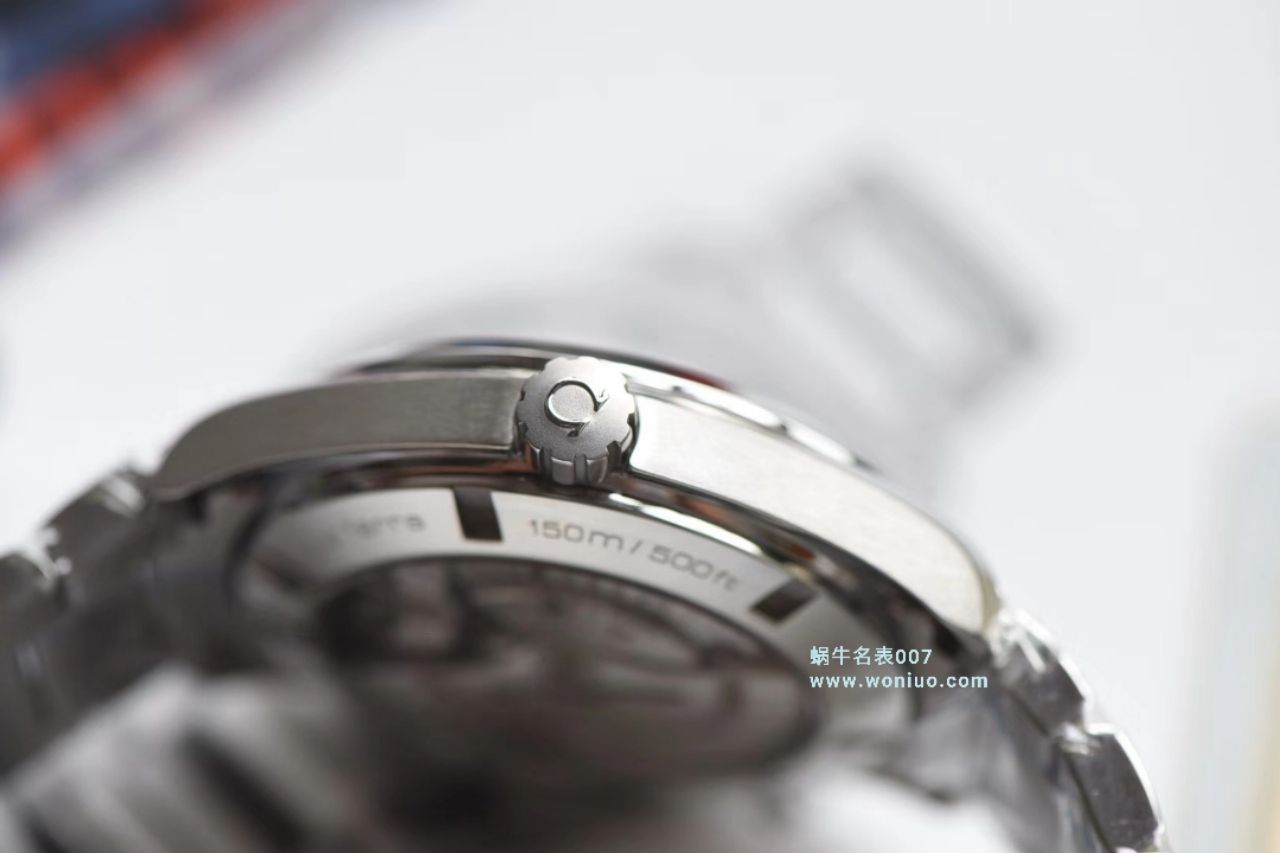   VS  欧米茄海马AQUA TERRA 150米系列231.10.42.21.02.002腕表(欧米茄金针队长) / M329