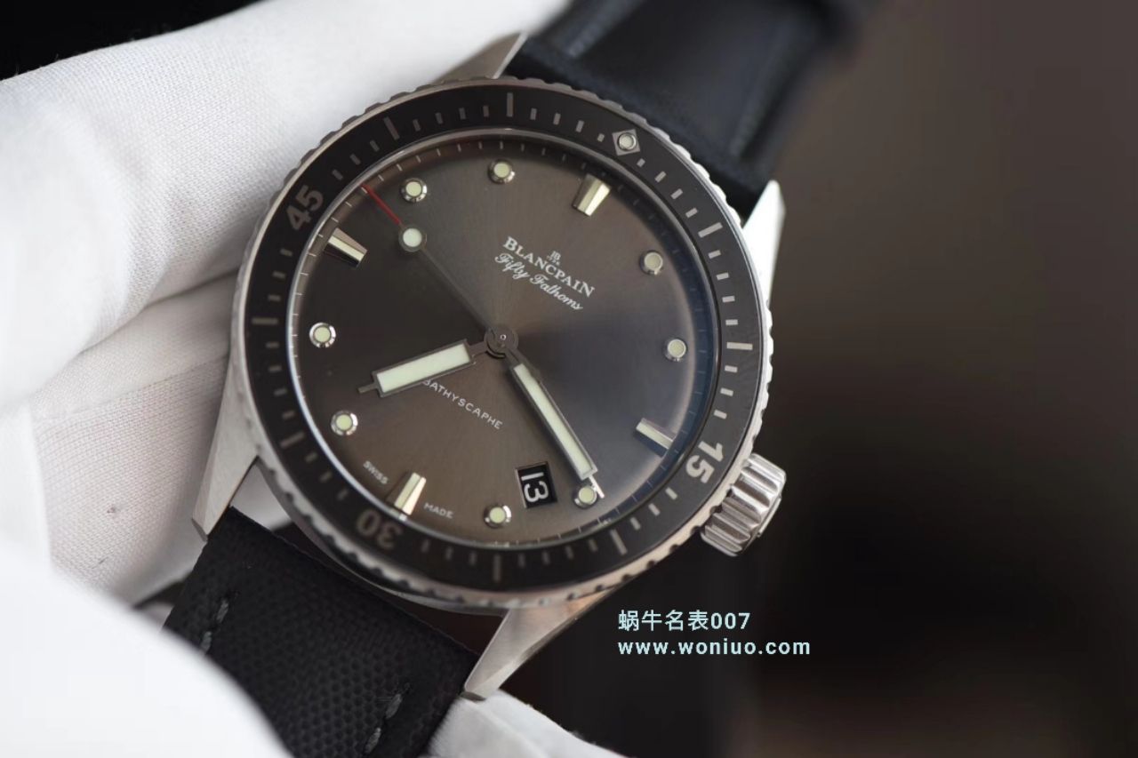   ZF  宝珀五十噚深潜器Bathyscaphe年历腕表5071-1110-B52A腕表 / BP041