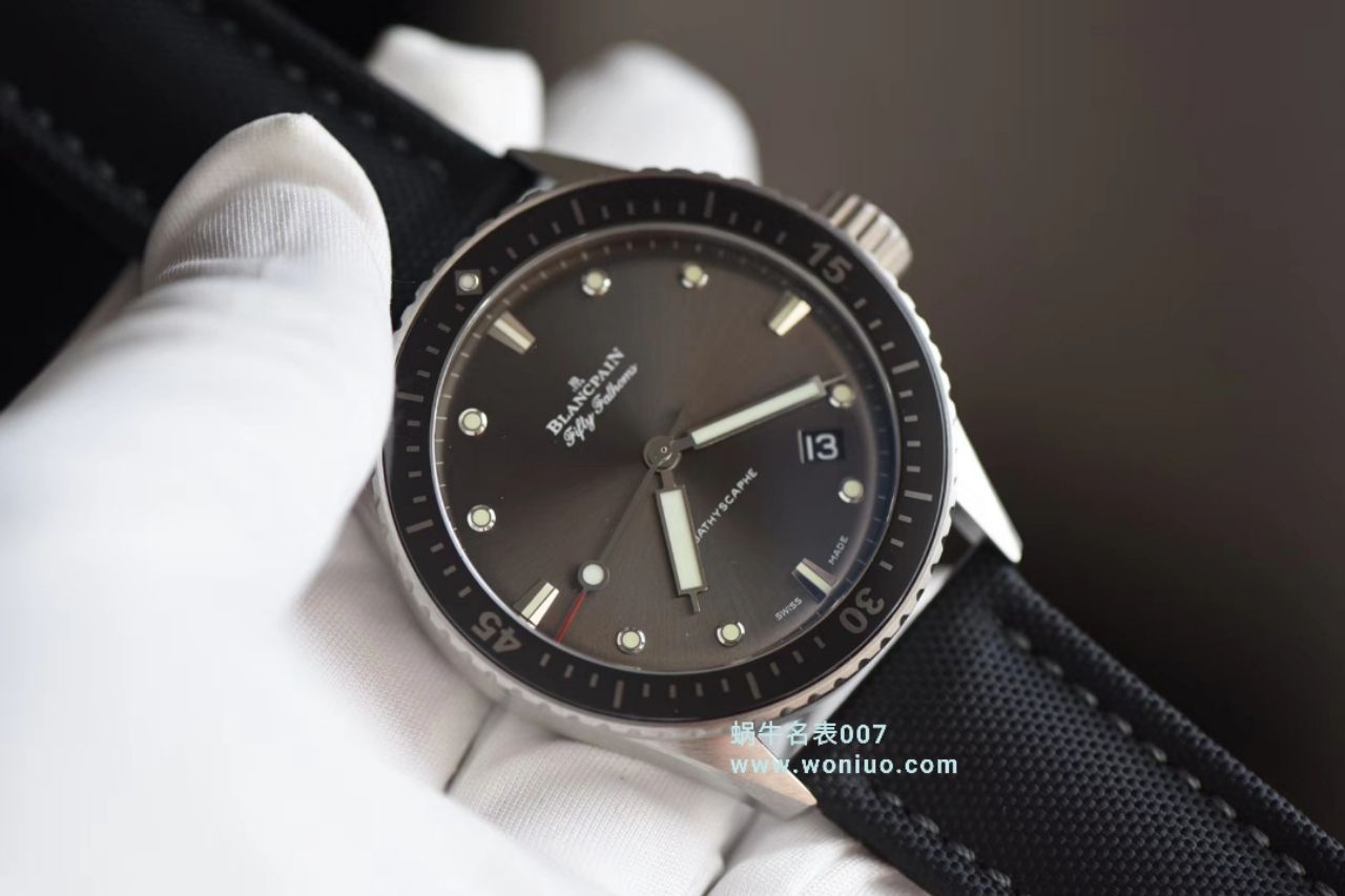   ZF  宝珀五十噚深潜器Bathyscaphe年历腕表5071-1110-B52A腕表 / BP041