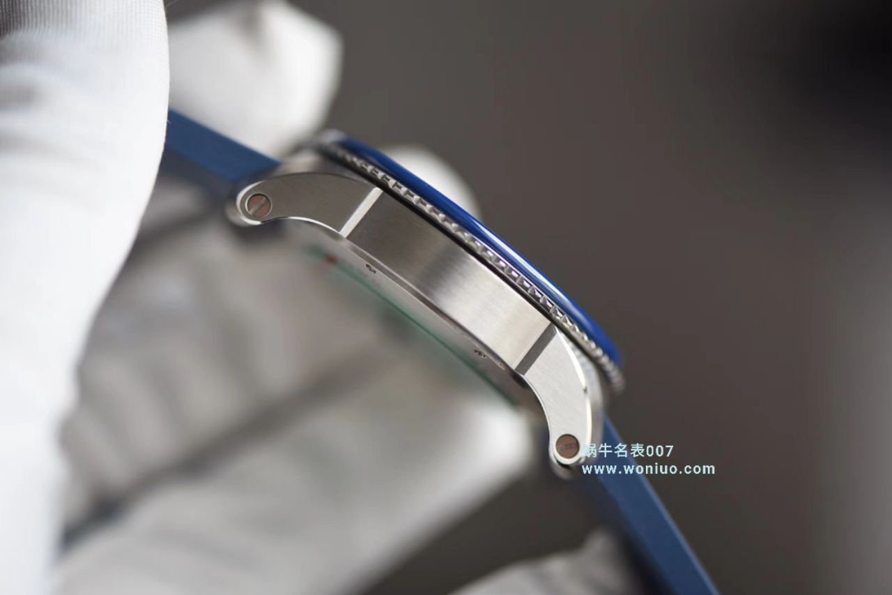   JF  卡地亚卡历博/卡利博CALIBRE DE CARTIER 系列WSCA0011腕表 / KDY091