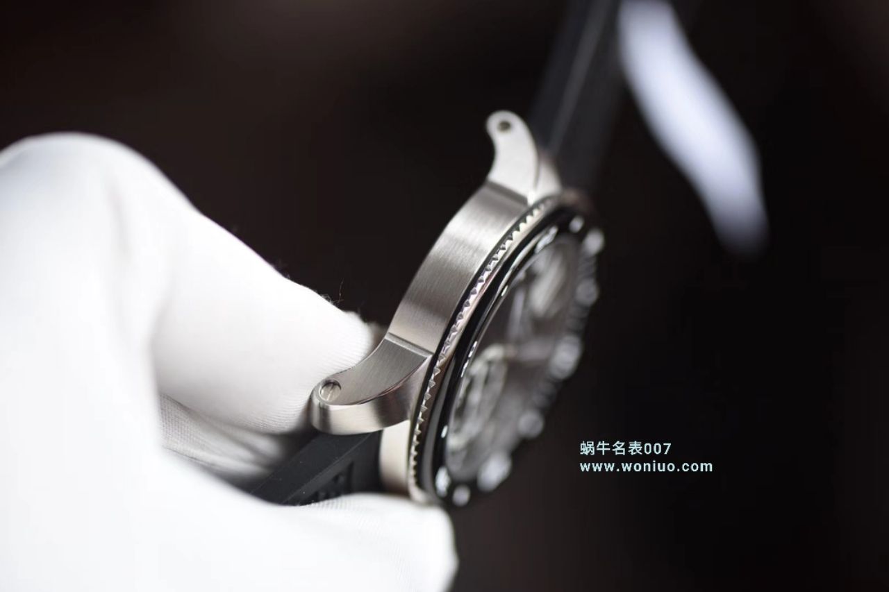    JF厂卡地亚卡历博/卡利博CALIBRE DE CARTIER 系列WSCA0006腕表 / K071