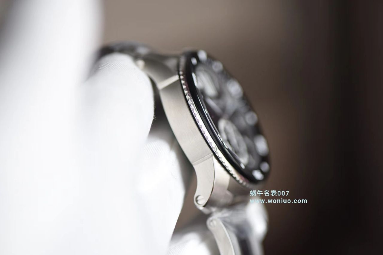   JF厂卡地亚卡历博/卡利博CALIBRE DE CARTIER 系列W7100057男表 / K073