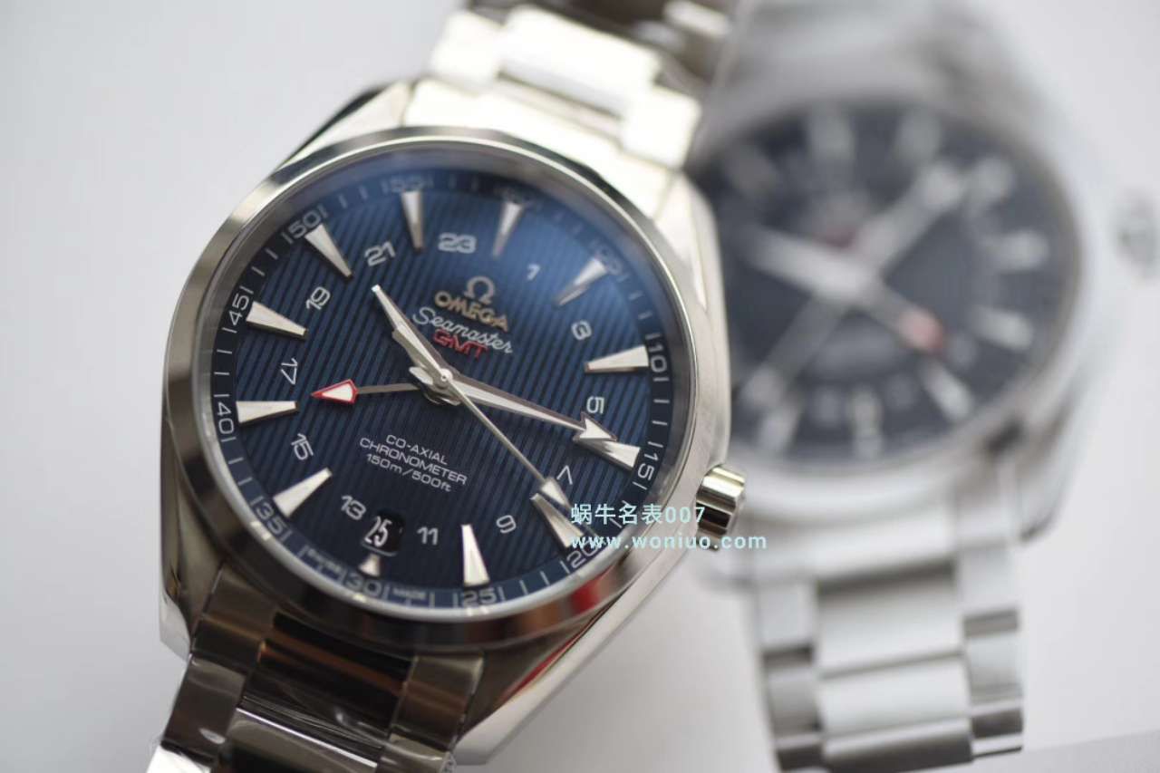   VS  欧米茄海马GMT 150米系列231.10.43.22.03.001腕表 / M332