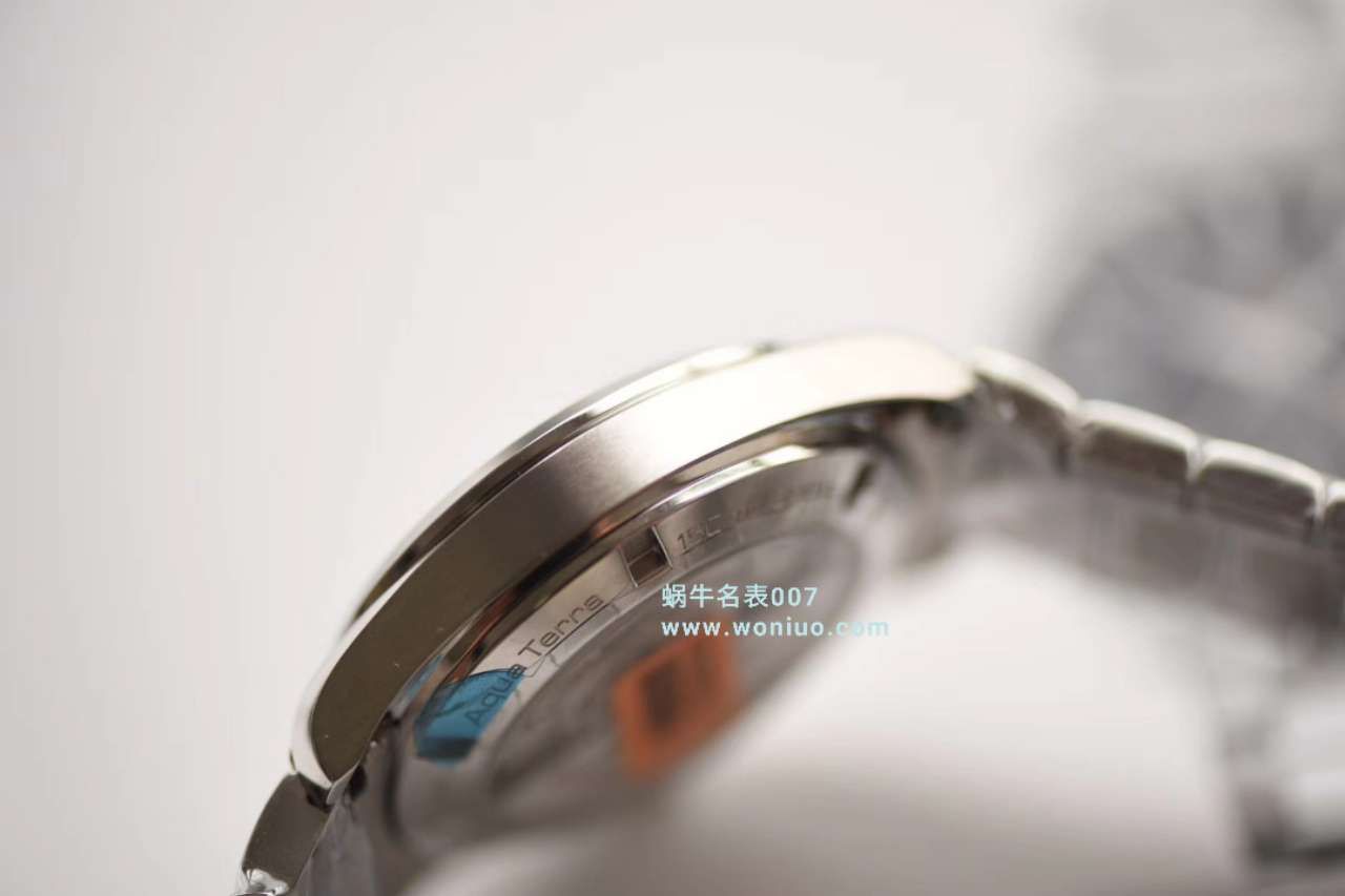   VS  欧米茄海马GMT 150米系列231.10.43.22.03.001腕表 / M332