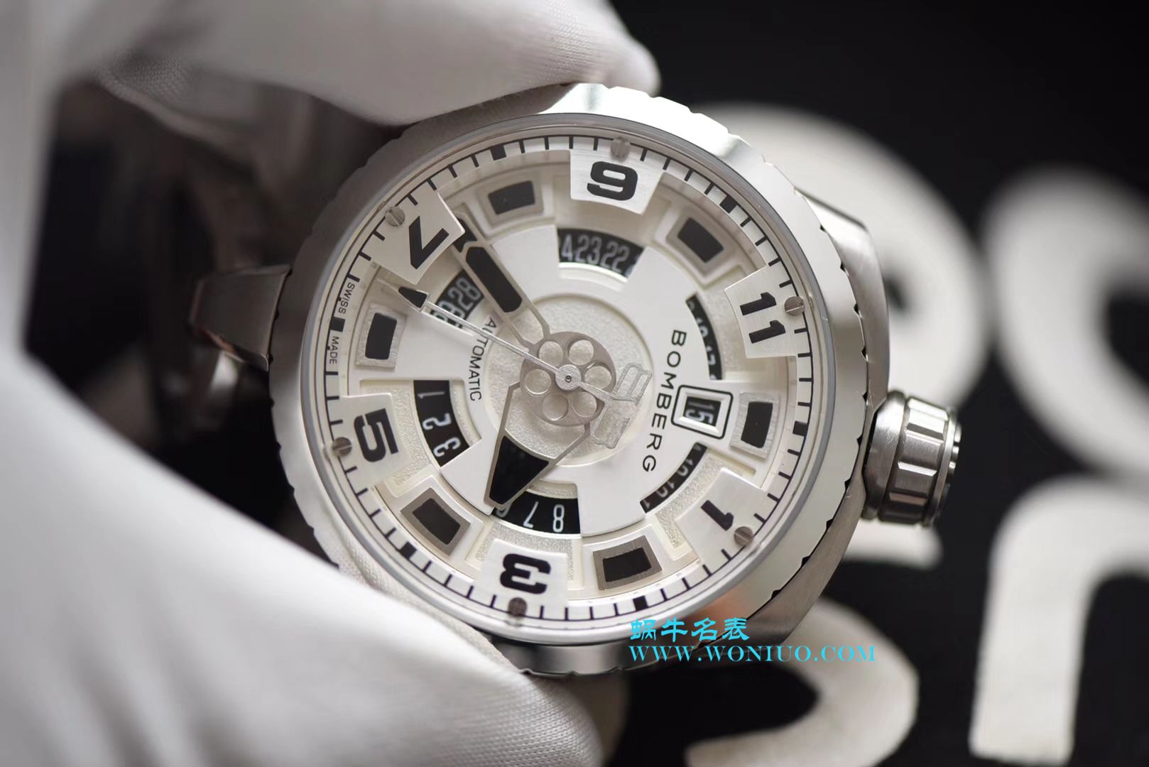 BB FACTORY 巧思之作  一表两用 奇思妙构  BBF出品BOMBERG BOLD系列腕表劲酷登场， / BB002