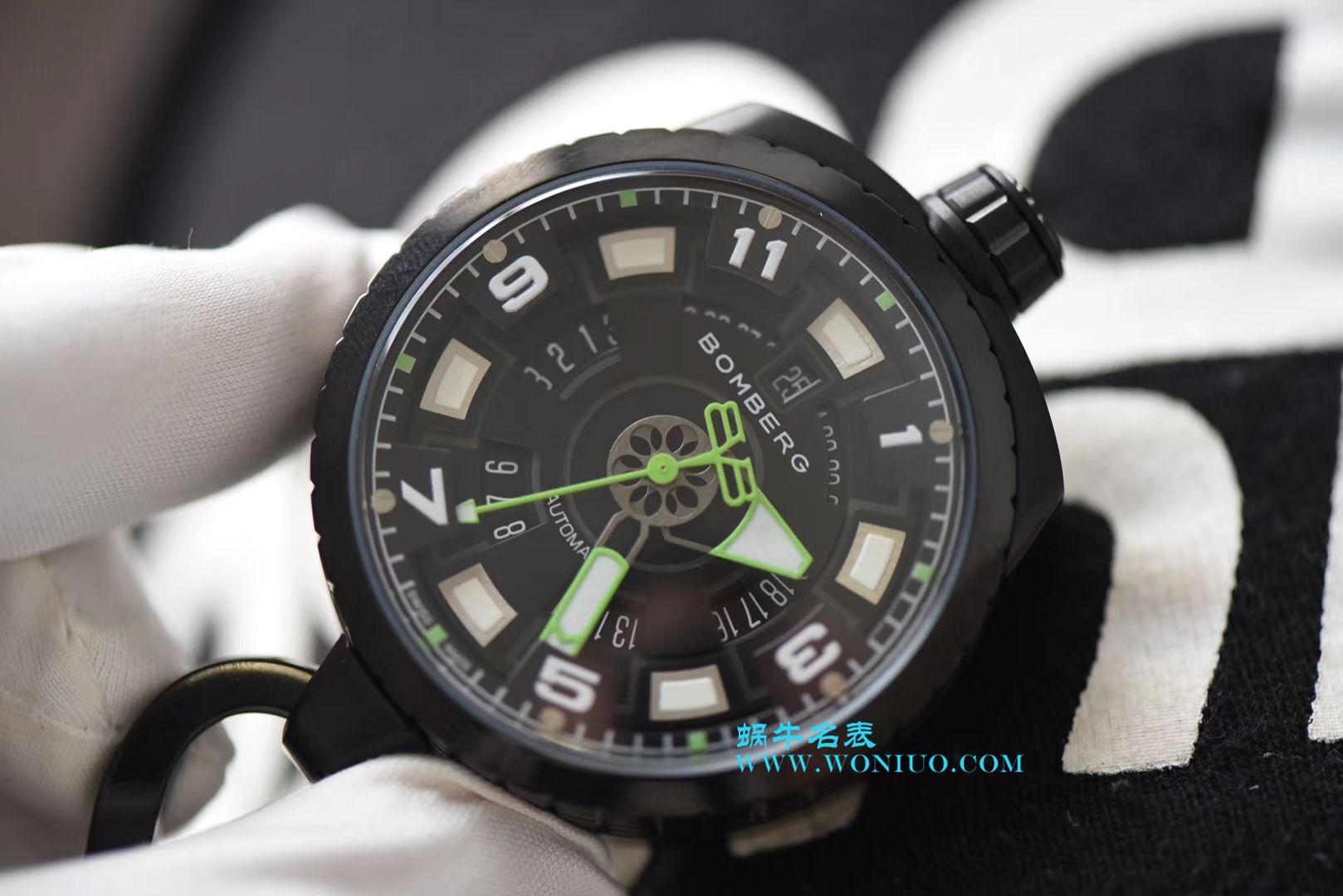 BB FACTORY 巧思之作  一表两用 奇思妙构  BBF出品BOMBERG BOLD系列腕表劲酷登场， / BB002