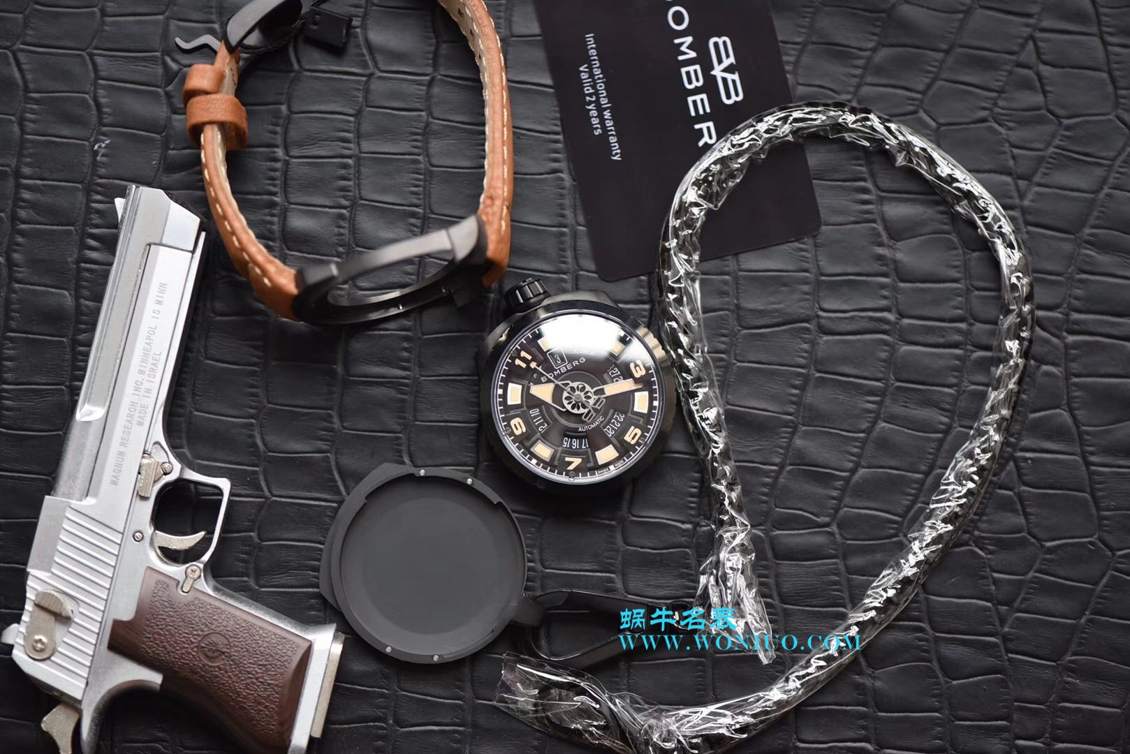 BB FACTORY 巧思之作  一表两用 奇思妙构  BBF出品BOMBERG BOLD系列腕表劲酷登场， / BB002