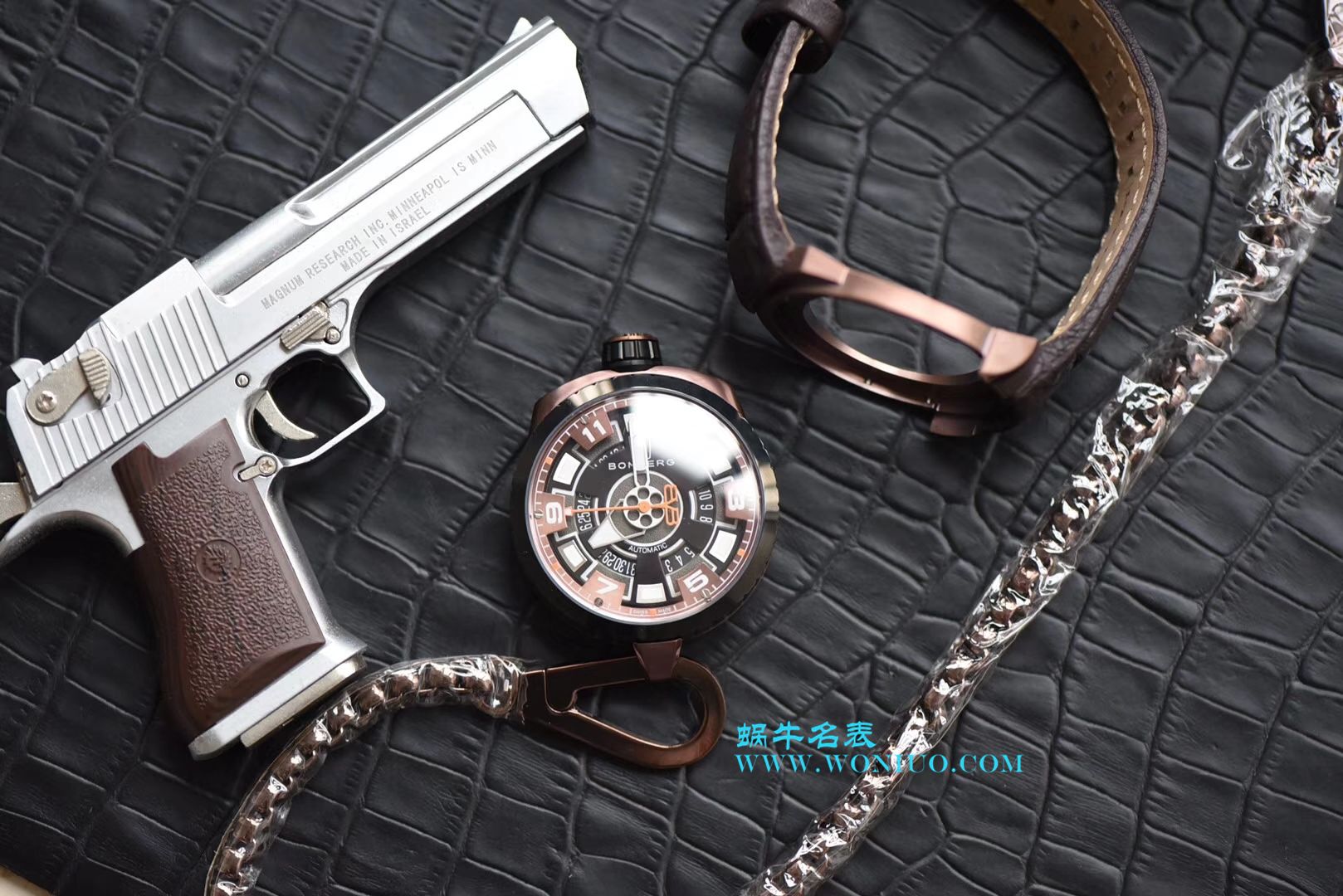 BB FACTORY 巧思之作  一表两用 奇思妙构  BBF出品BOMBERG BOLD系列腕表劲酷登场， / BB002