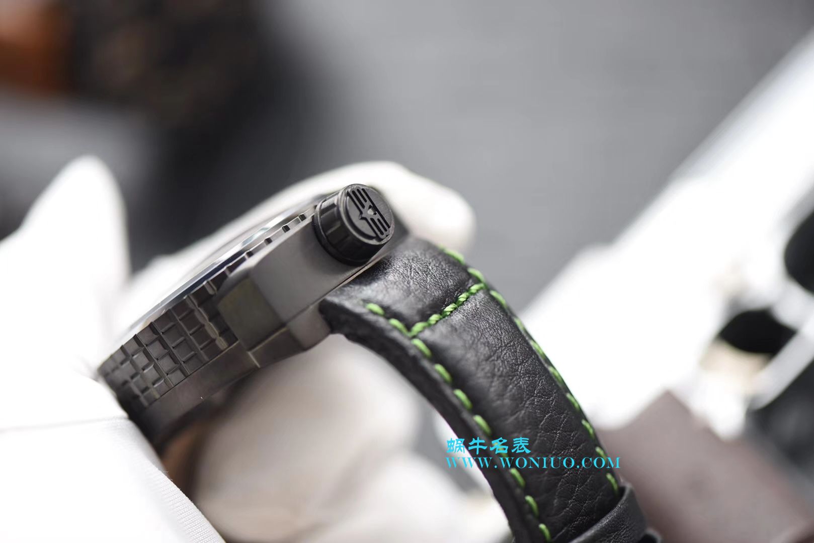 BB FACTORY 巧思之作  一表两用 奇思妙构  BBF出品BOMBERG BOLD系列腕表劲酷登场， / BB002