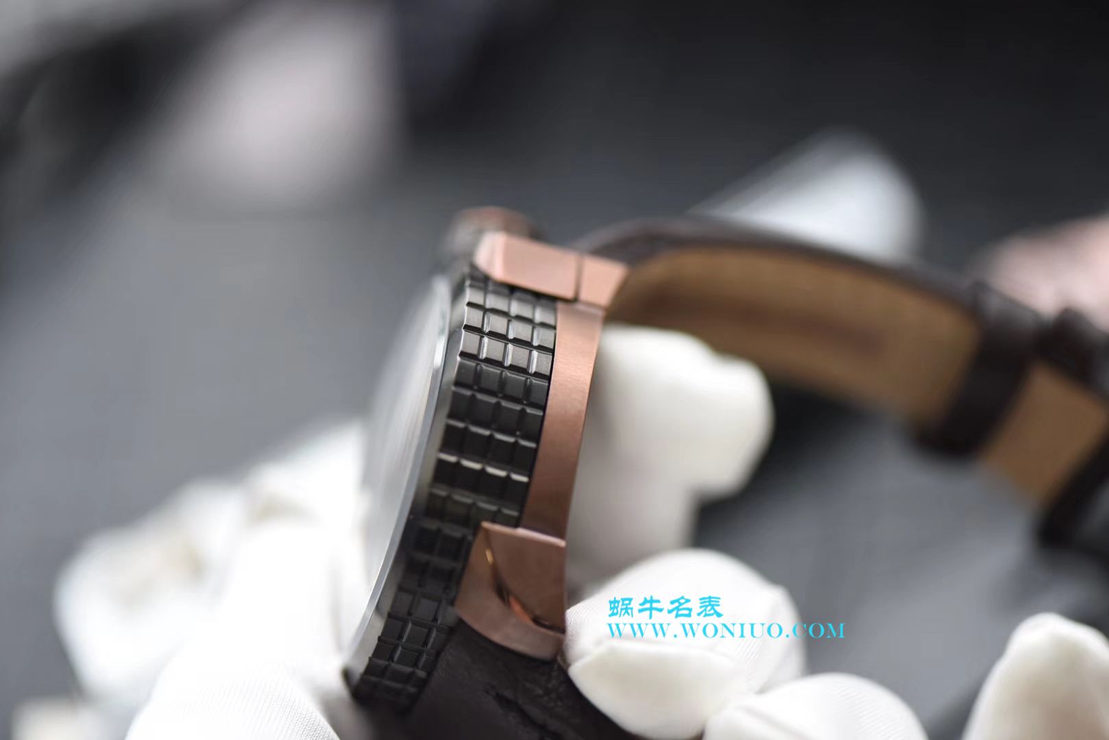 BB FACTORY 巧思之作  一表两用 奇思妙构  BBF出品BOMBERG BOLD系列腕表劲酷登场， / BB002