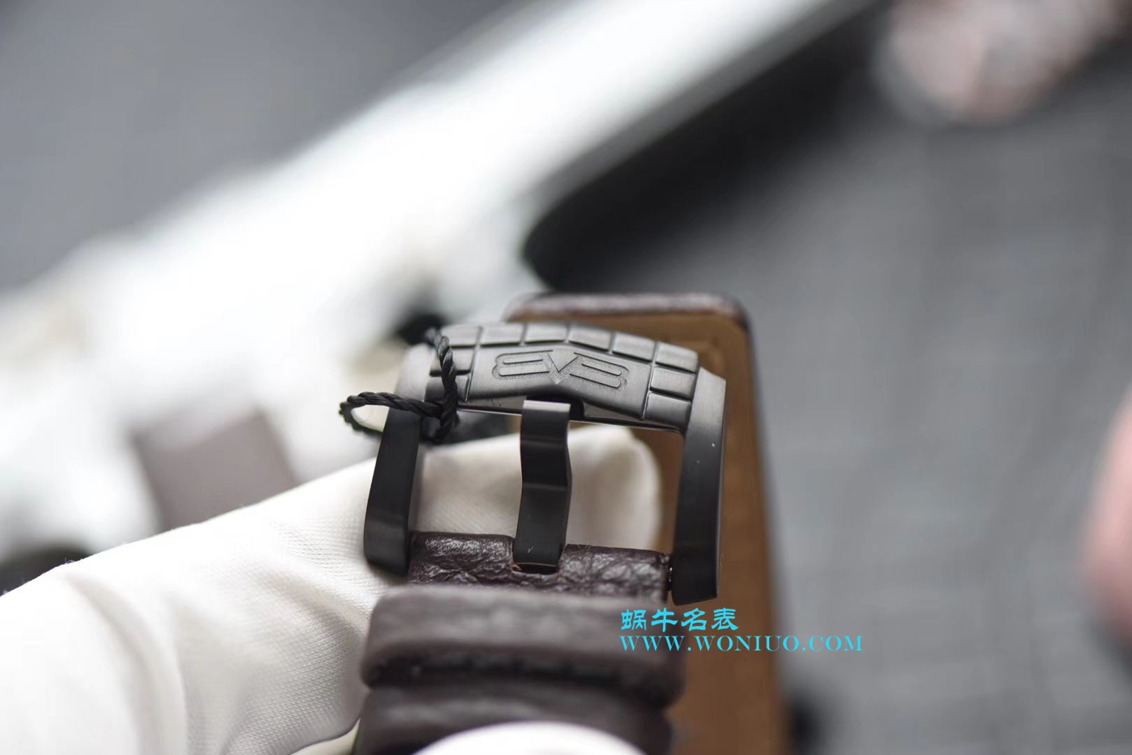 BB FACTORY 巧思之作  一表两用 奇思妙构  BBF出品BOMBERG BOLD系列腕表劲酷登场， / BB002