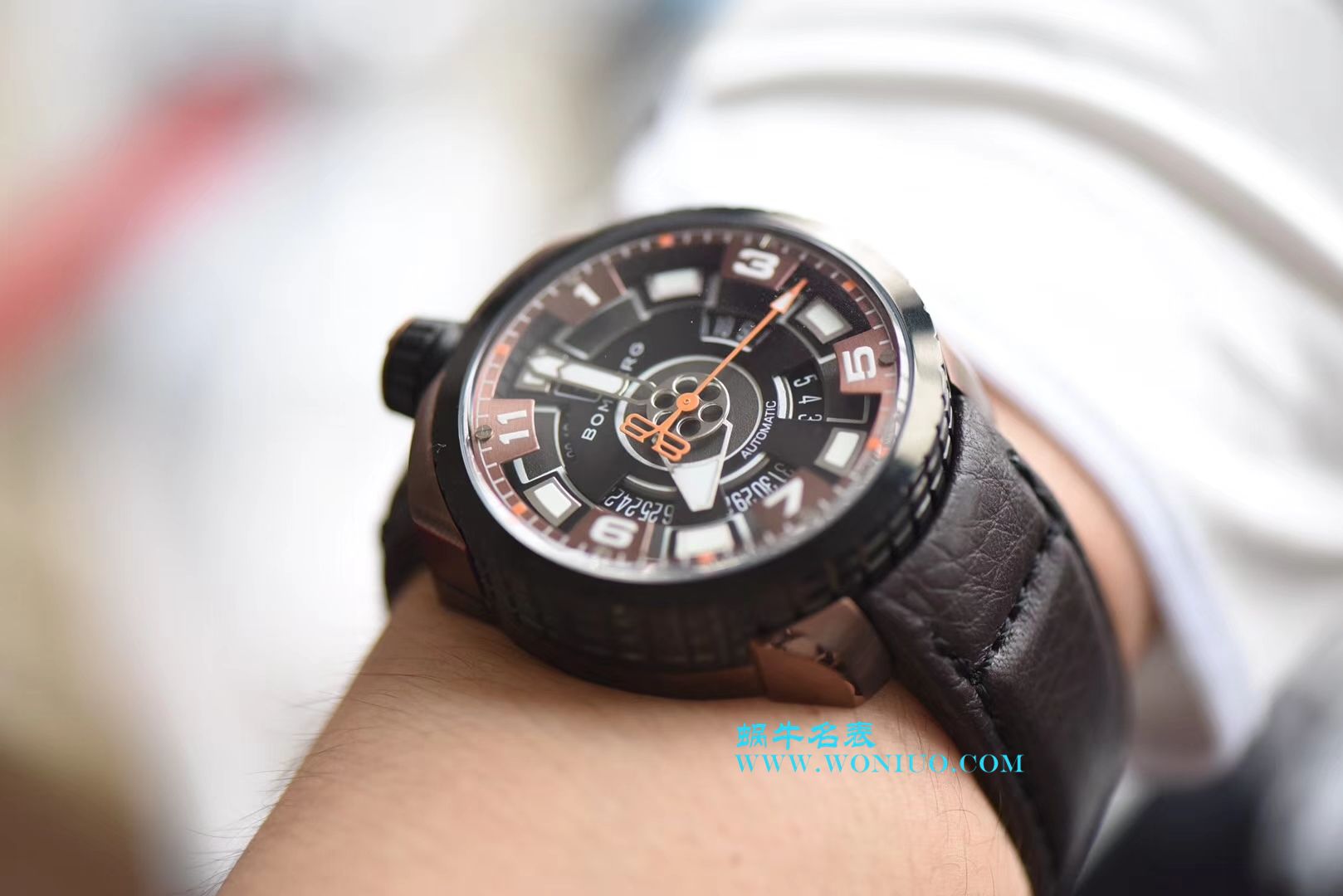 BB FACTORY 巧思之作  一表两用 奇思妙构  BBF出品BOMBERG BOLD系列腕表劲酷登场， / BB002