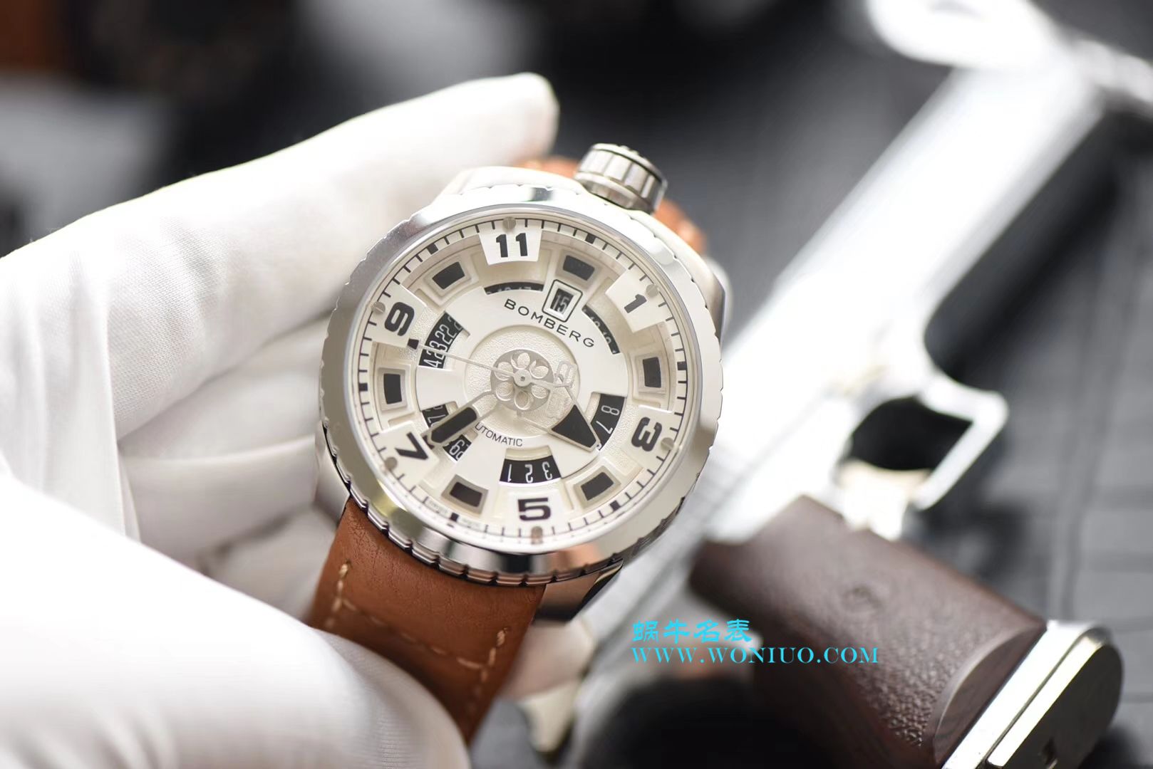 BB FACTORY 巧思之作  一表两用 奇思妙构  BBF出品BOMBERG BOLD系列腕表劲酷登场， / BB002