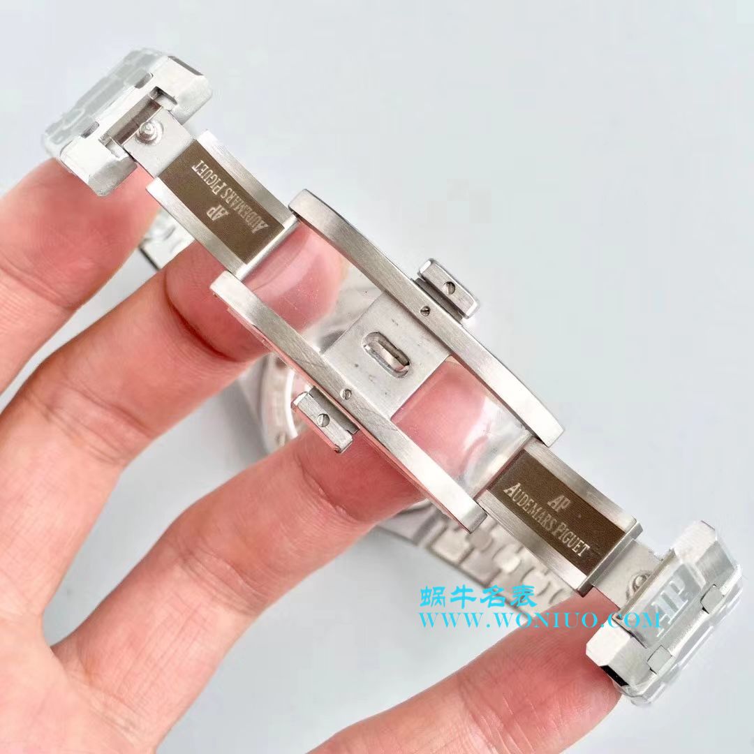   R8  爱彼皇家橡树系列26522ST.OO.1220ST.01腕表、26522OR.OO.1220OR.01、26510ST.OO.1220ST.01陀飞轮手表 / AP137