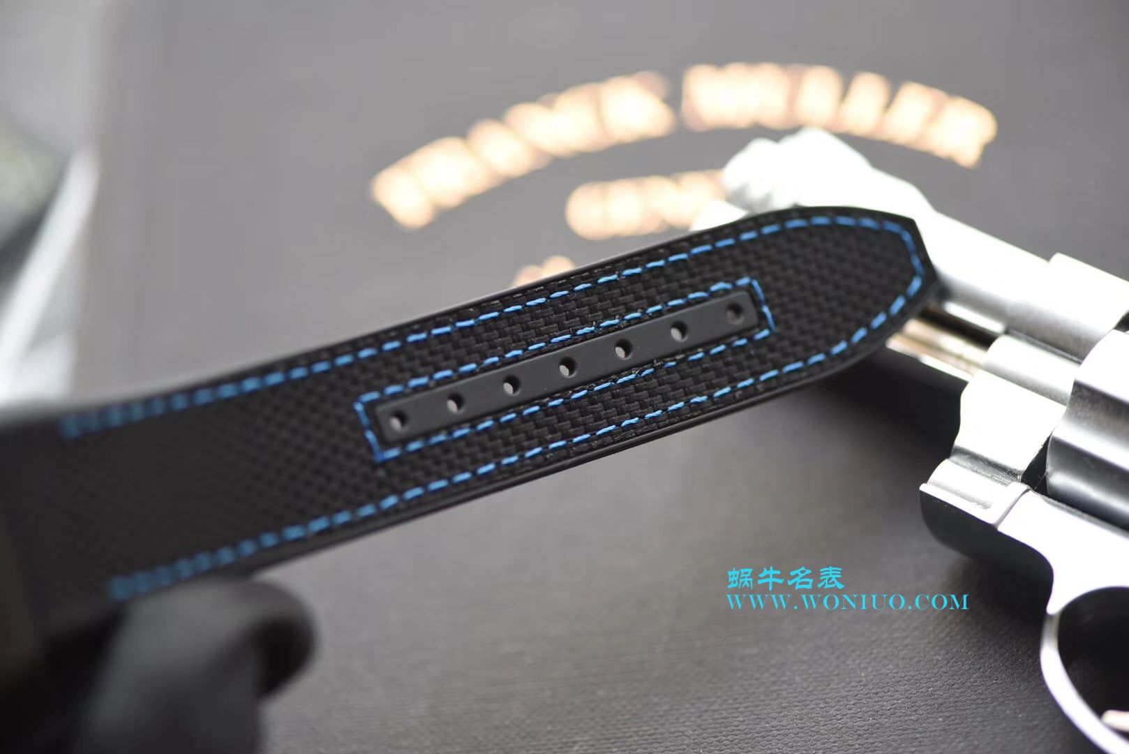 法穆兰FRANCK MULLER再创新作V45在夜幕低垂之时，Vanguard Carbon  fibre 展现充满未来感的外型，令人耳目一新 / FL026