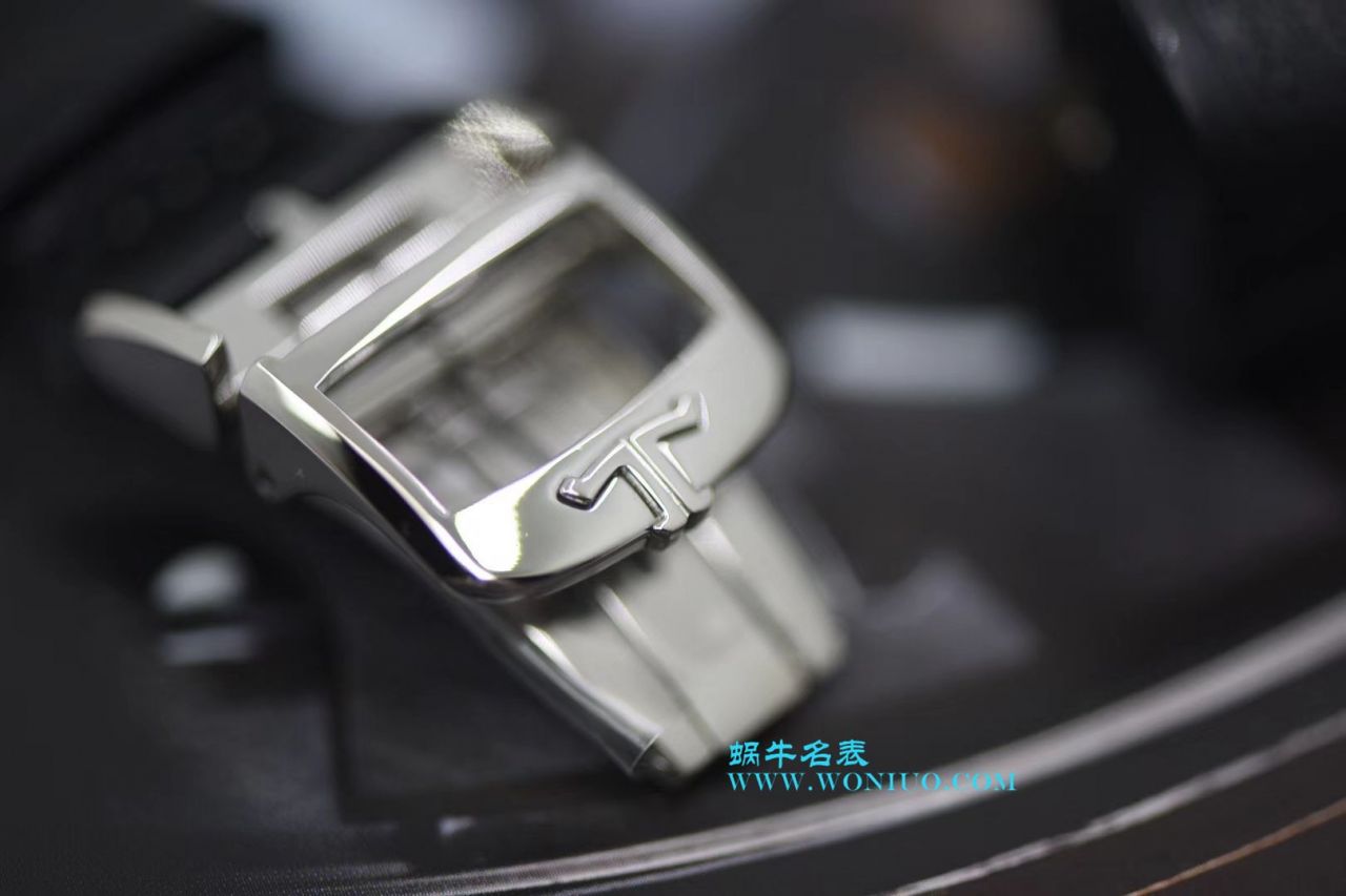   OM  积家大师系列Q1558420多功能月相腕表 / JJ112