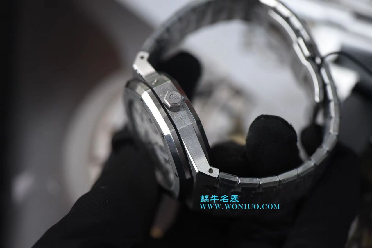   TWA  爱彼皇家橡树系列26120ST.OO.1220ST.02腕表蓝面、26120ST.OO.1220ST.01白、26120ST.OO.1220ST.03黑 / AP138