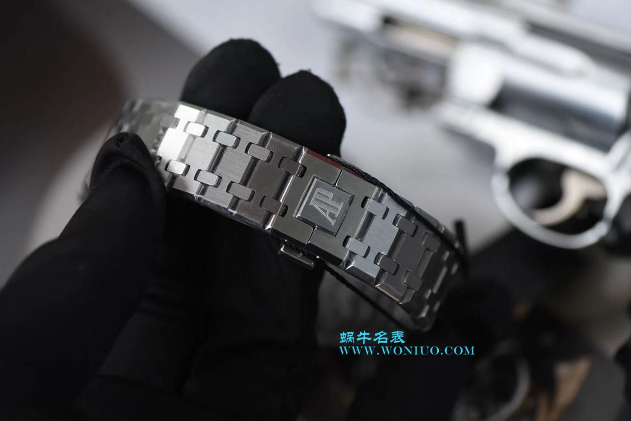   TWA  爱彼皇家橡树系列26120ST.OO.1220ST.02腕表蓝面、26120ST.OO.1220ST.01白、26120ST.OO.1220ST.03黑 / AP138