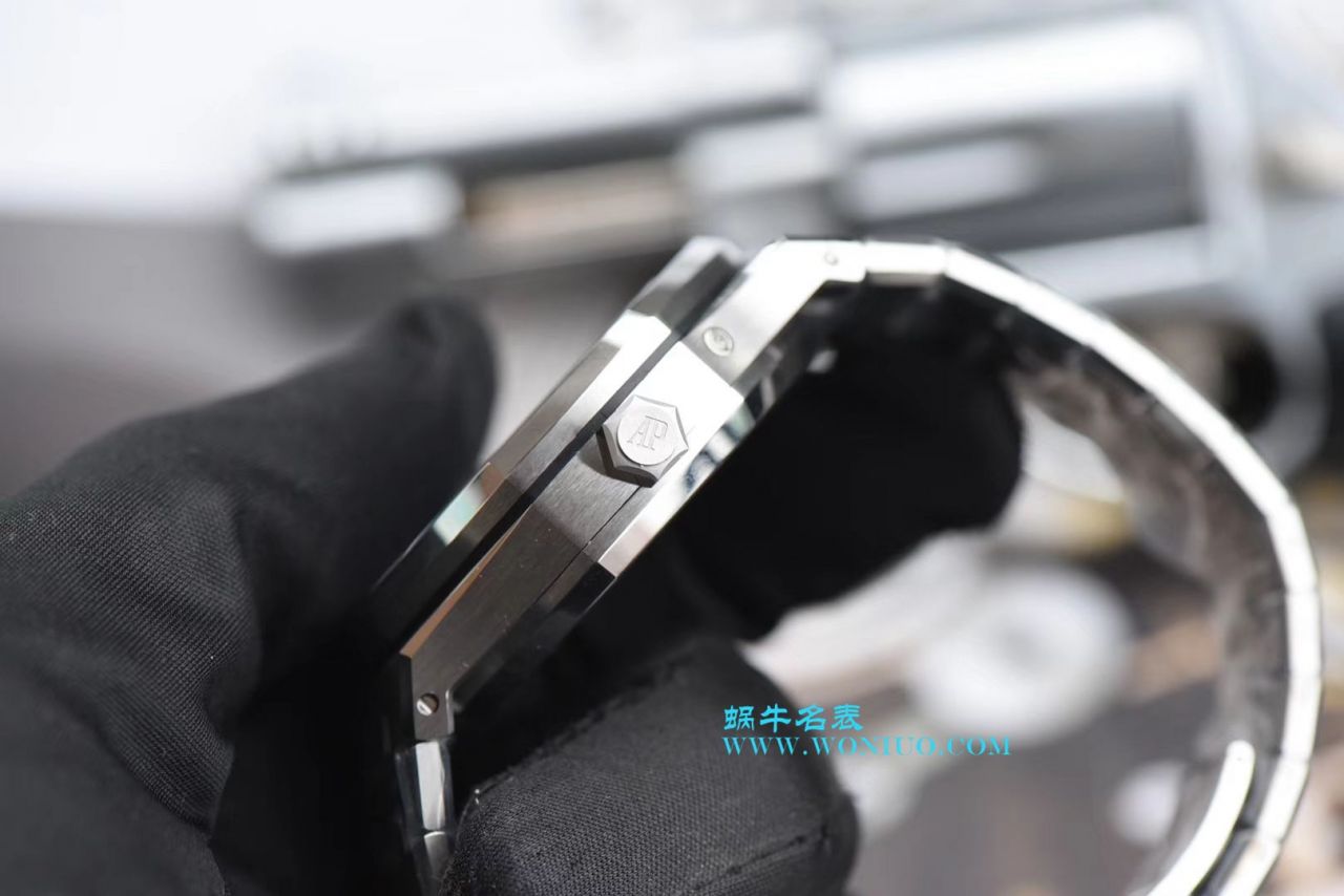   TWA  爱彼皇家橡树系列26120ST.OO.1220ST.02腕表蓝面、26120ST.OO.1220ST.01白、26120ST.OO.1220ST.03黑 / AP138