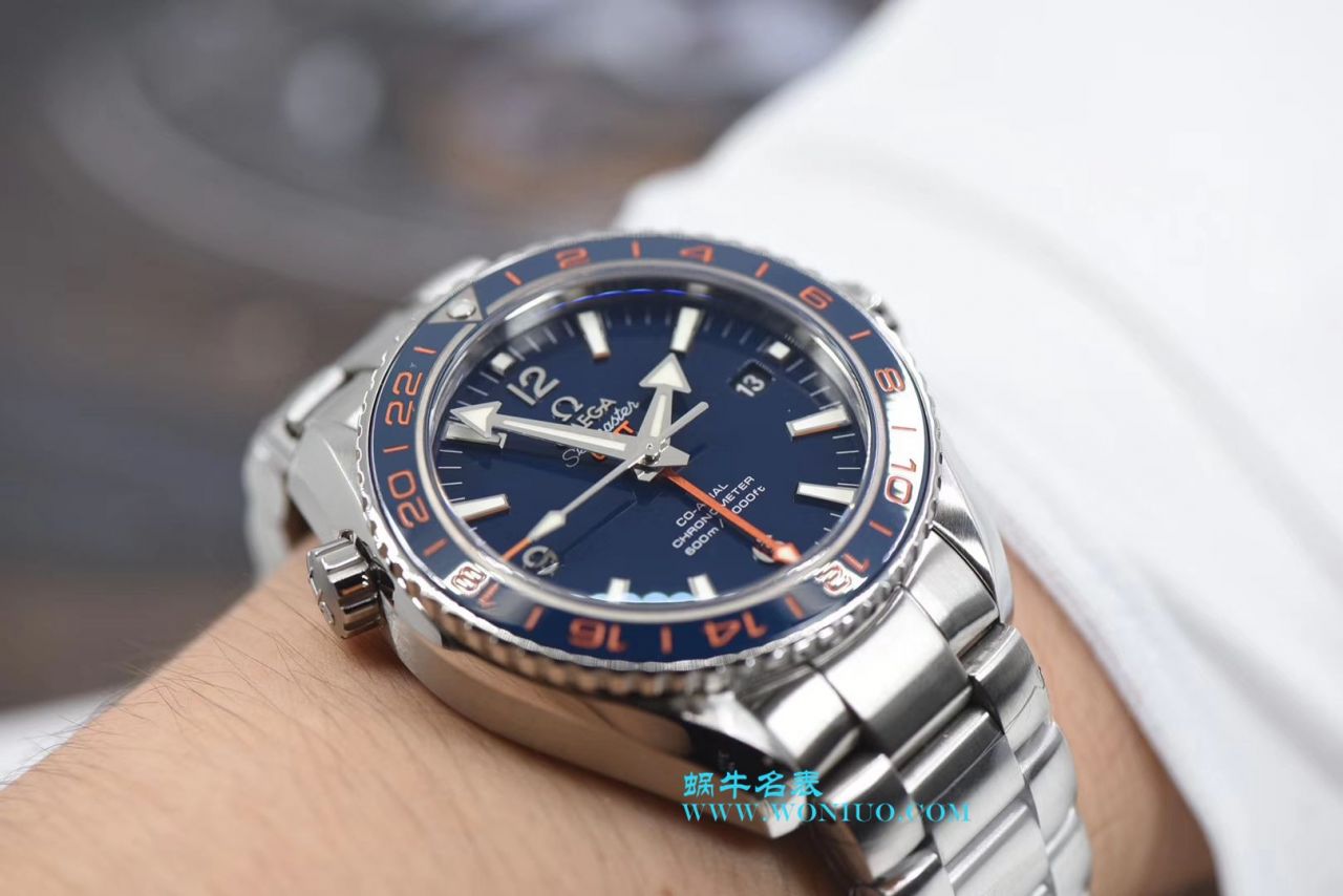  VS  欧米茄海马海洋宇宙600米系列GMT 232.30.44.22.03.001腕表 / M356