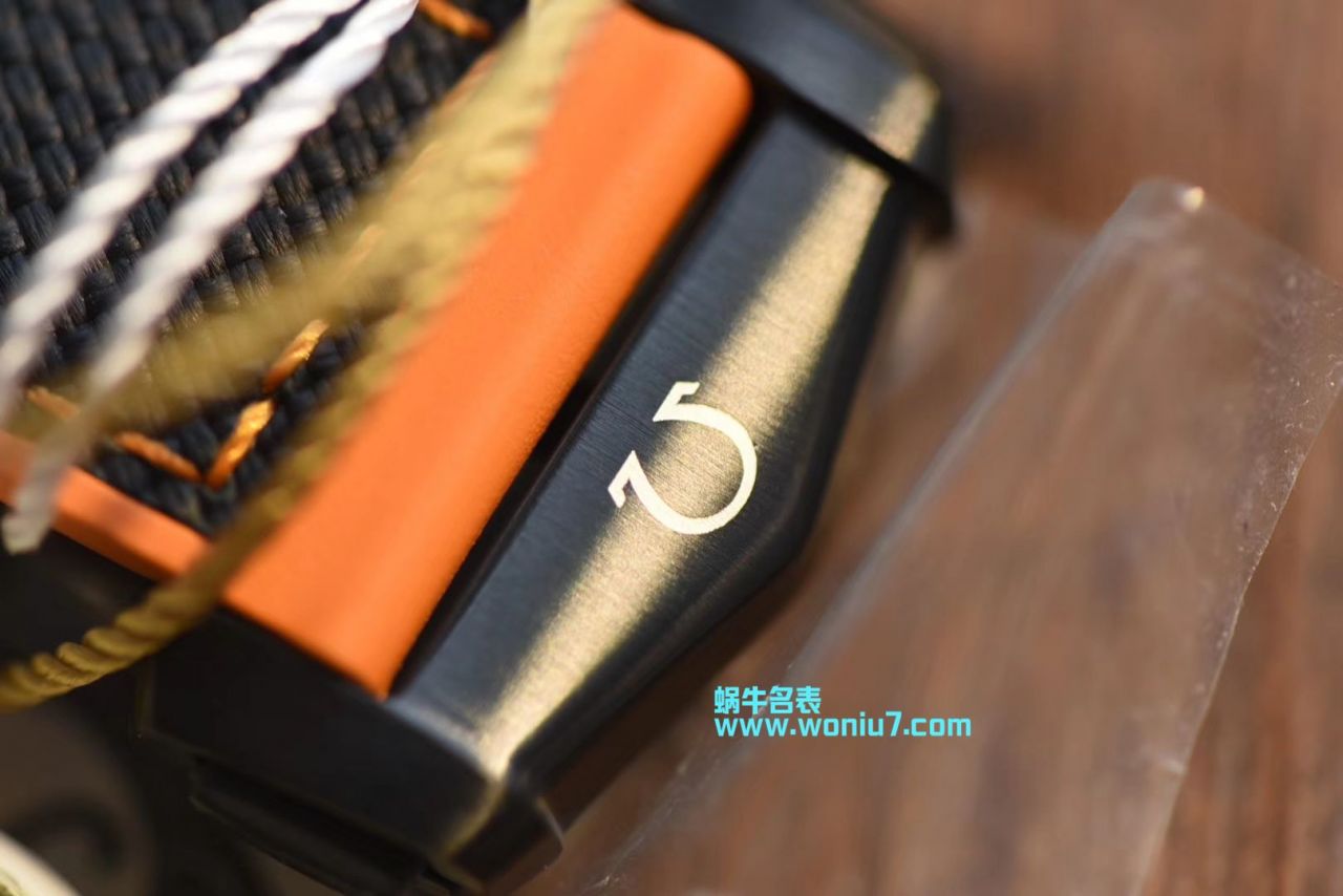 OM欧米茄海马海洋宇宙600米215.92.46.51.01.001腕表 / M319