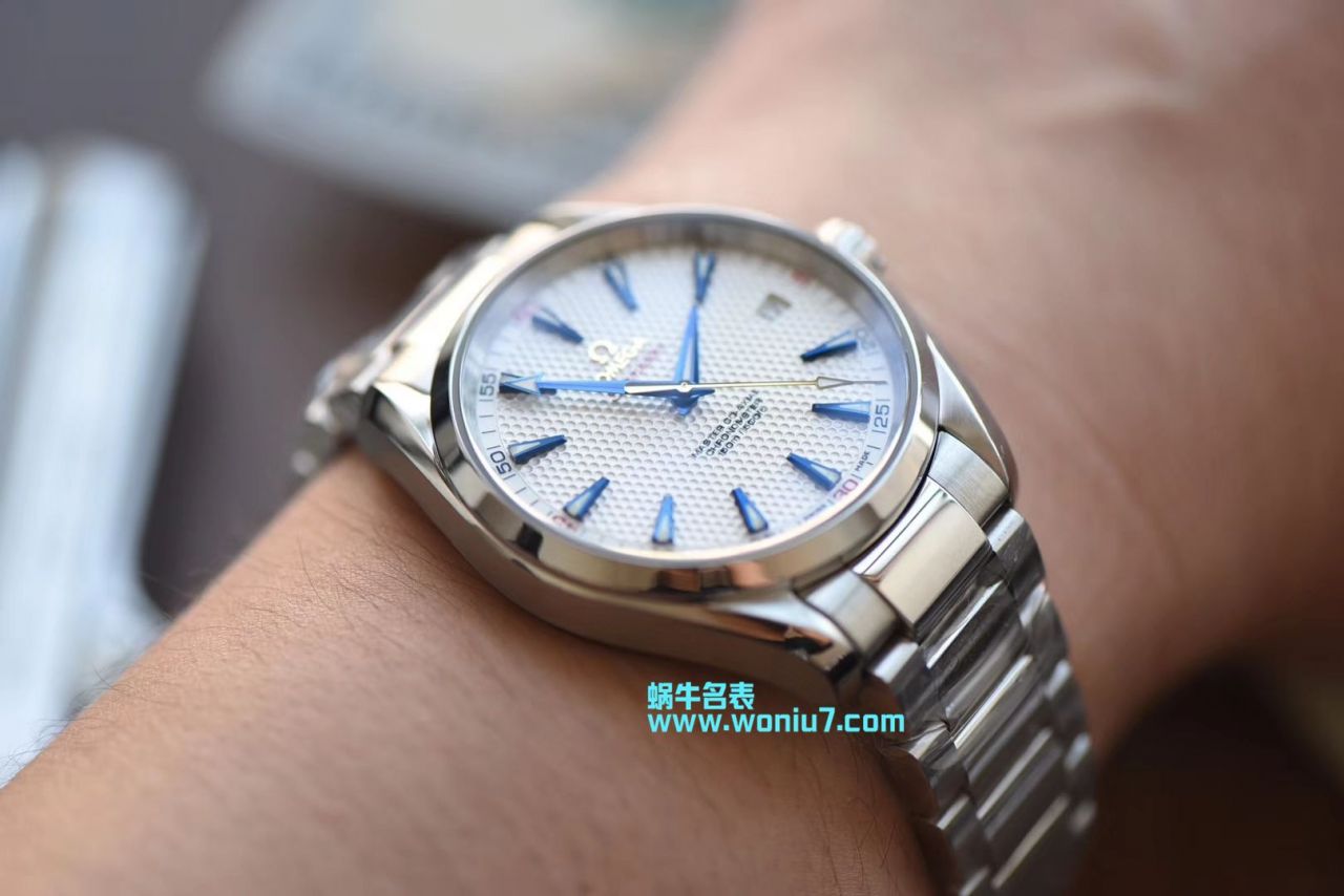   VS  欧米茄海马系列Aqua Terra“莱德杯”高尔夫231.10.42.21.02.005限量版腕表 / M358