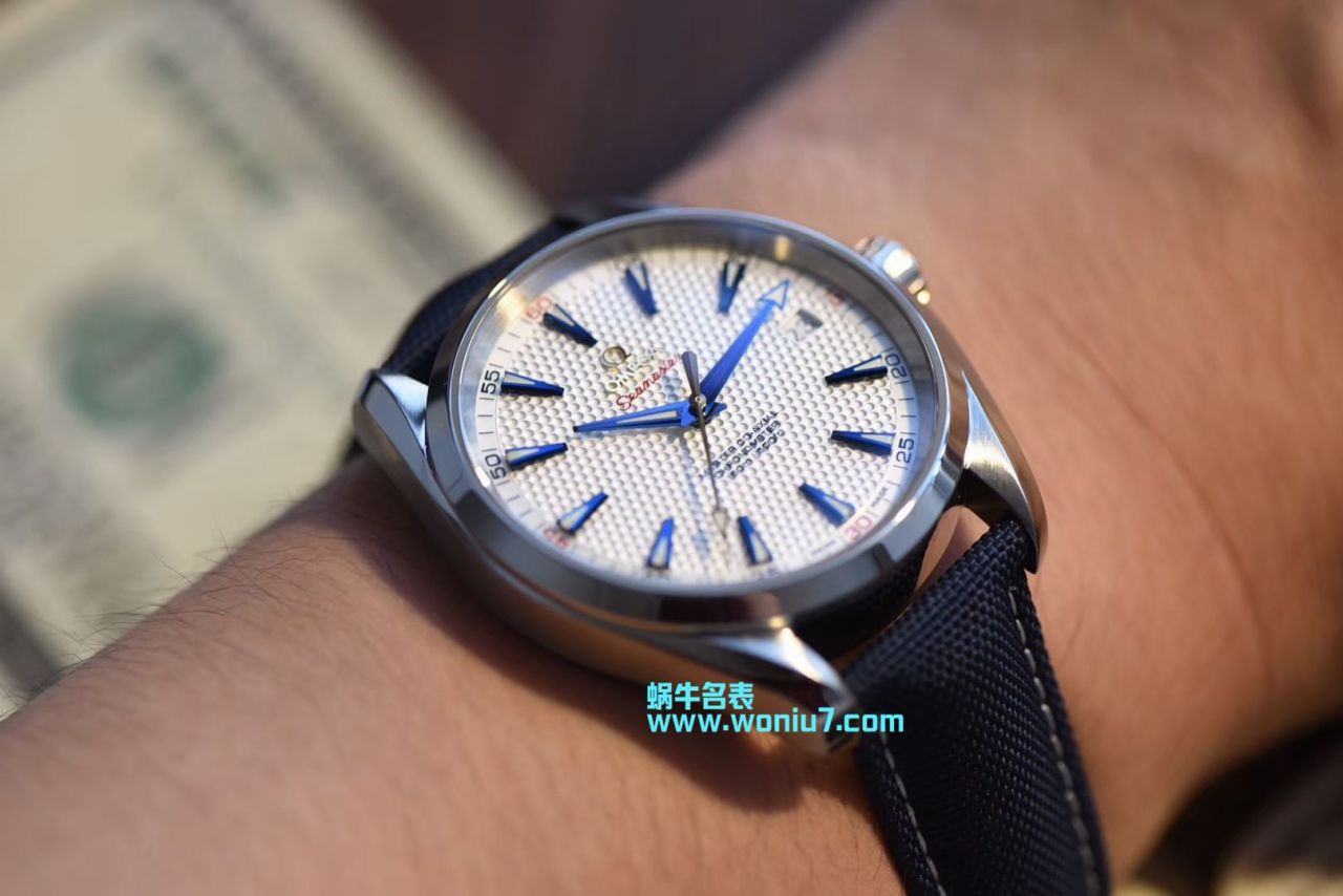   VS  欧米茄海马系列Aqua Terra“莱德杯”高尔夫231.10.42.21.02.005限量版腕表 / M358