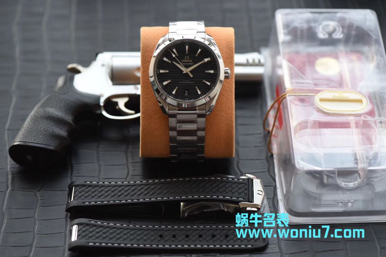  VS  欧米茄海马系列220.10.41.21.01.001、220.12.41.21.01.001腕表 / M365