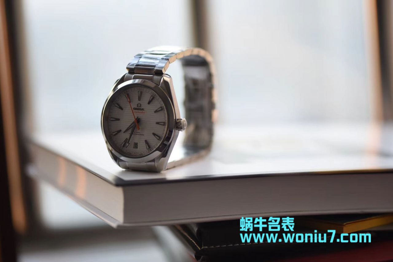   VS  欧米茄海马系列220.10.41.21.02.001、220.12.41.21.02.002腕表 / M363