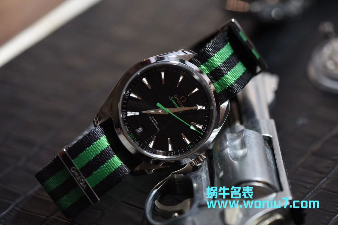  VS  欧米茄海马系列220.12.41.21.01.002腕表 / M367