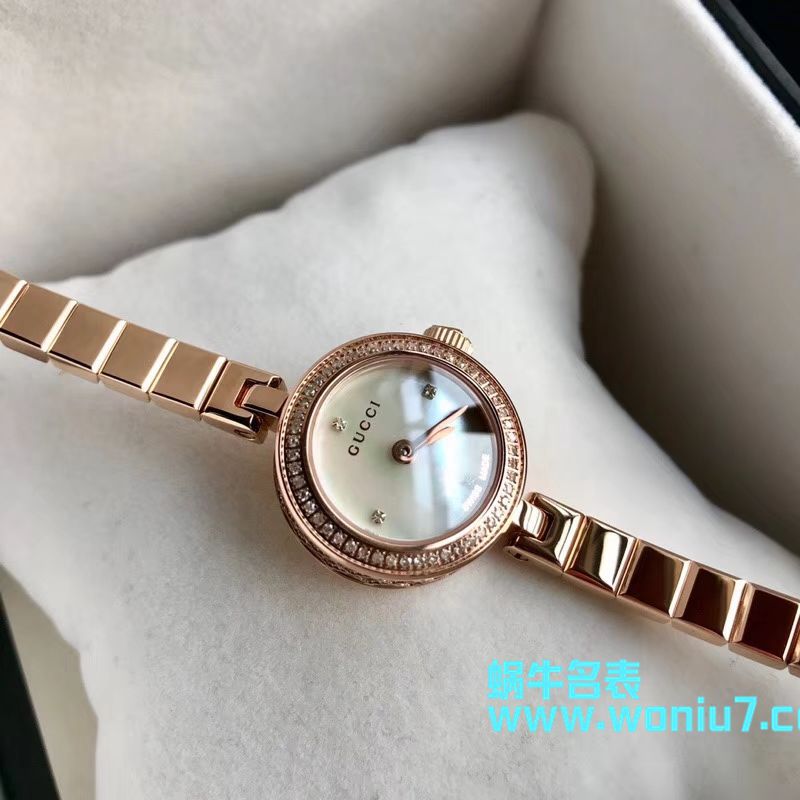   原单女表  古驰硬货，小小个真钻石英女表，整个表圈镶50颗Vs1.0真钻 / GUCCI KK09