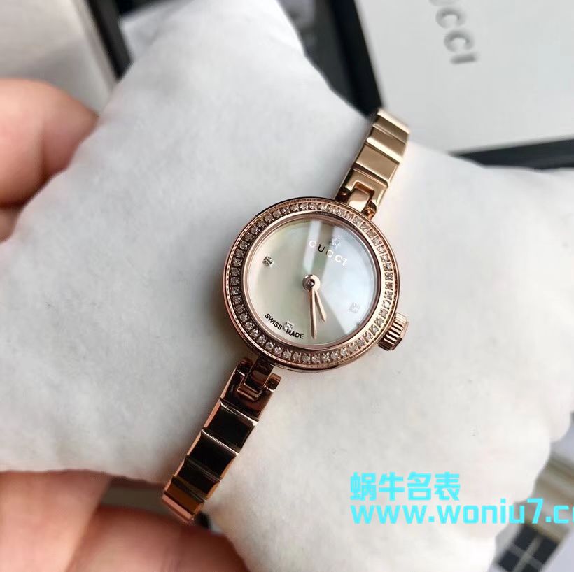   原单女表  古驰硬货，小小个真钻石英女表，整个表圈镶50颗Vs1.0真钻 / GUCCI KK09