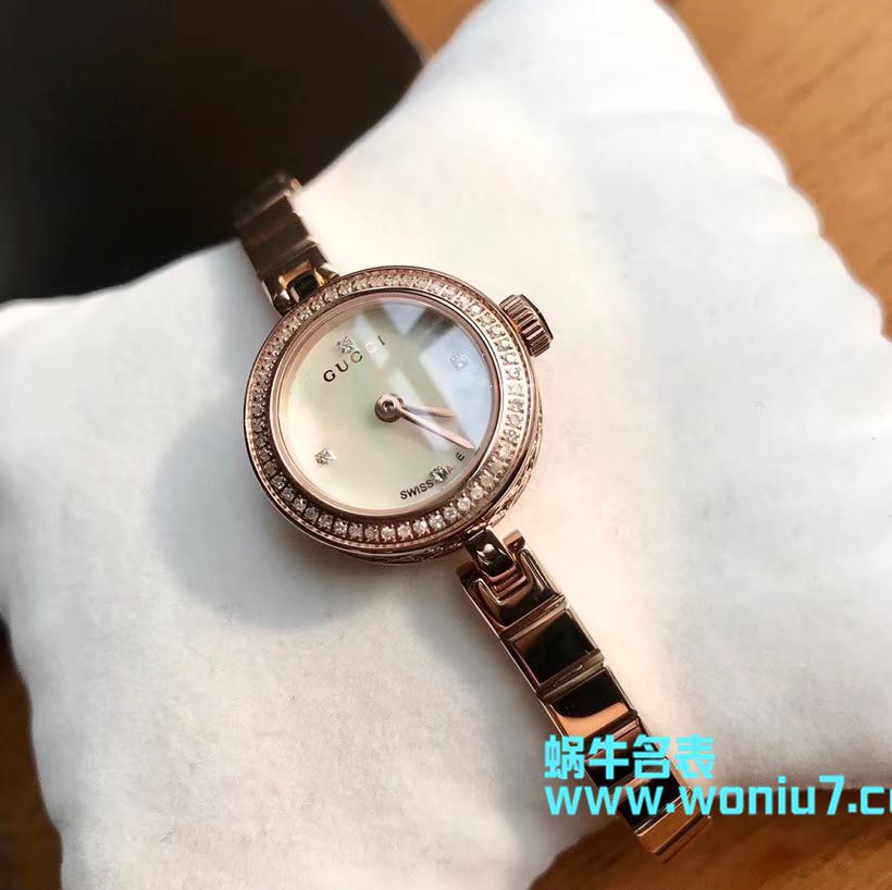   原单女表  古驰硬货，小小个真钻石英女表，整个表圈镶50颗Vs1.0真钻 / GUCCI KK09