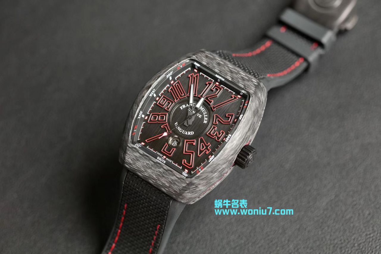 法穆兰FRANCK MULLER再创新作V45在夜幕低垂之时，Vanguard Carbon  fibre 展现充满未来感的外型，令人耳目一新 / FL026