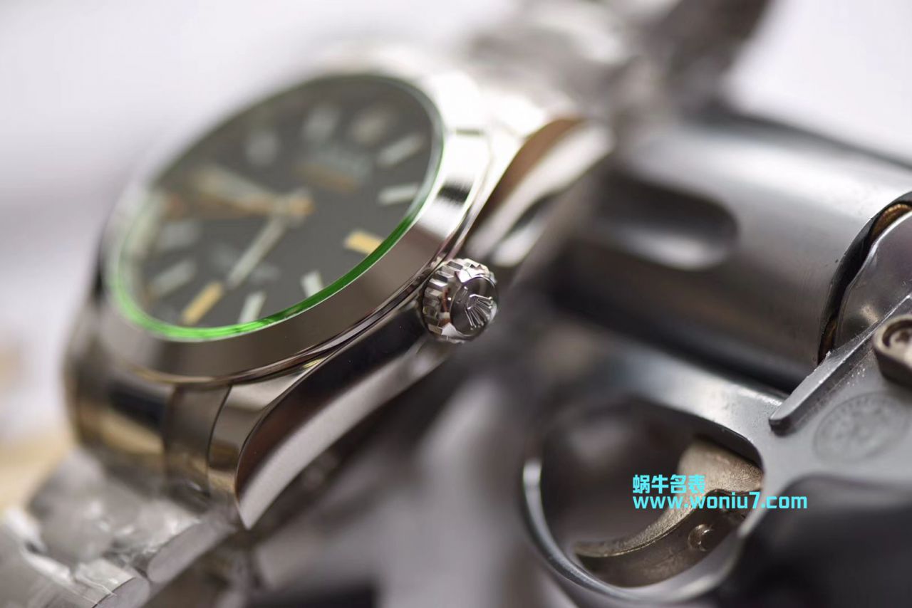   DJ克隆  劳力士MILGAUSS系列116400-GV-72400黑盘腕表(绿玻璃闪电) / R247