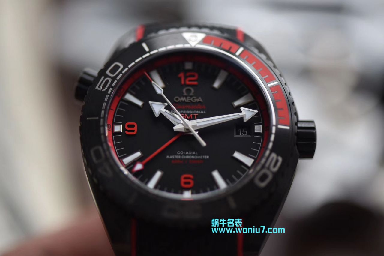   VS  欧米茄海马系列深海之黑215.92.46.22.01.003、215.92.46.22.01.002腕表 / M371