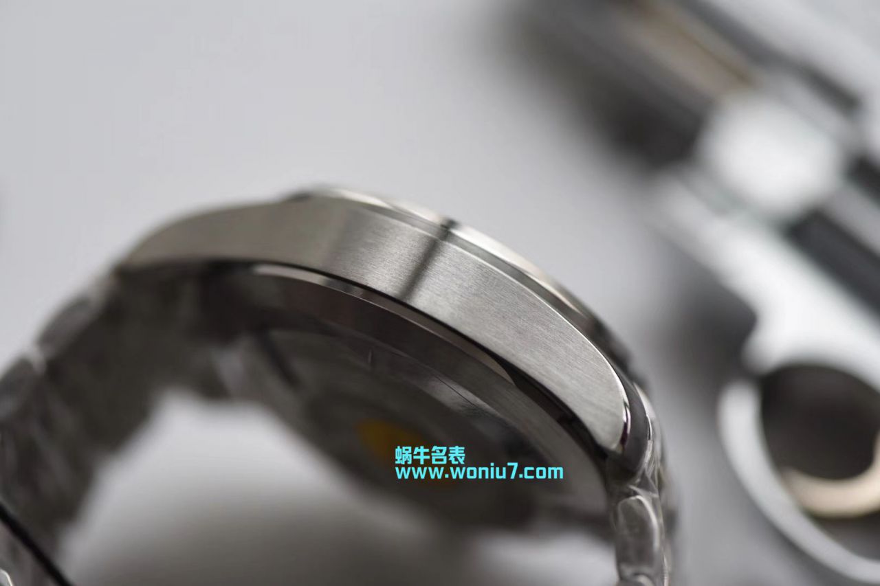   ZF厂万国飞行员CHRONOGRAPH计时腕表 系列IW377710腕表 / WG220