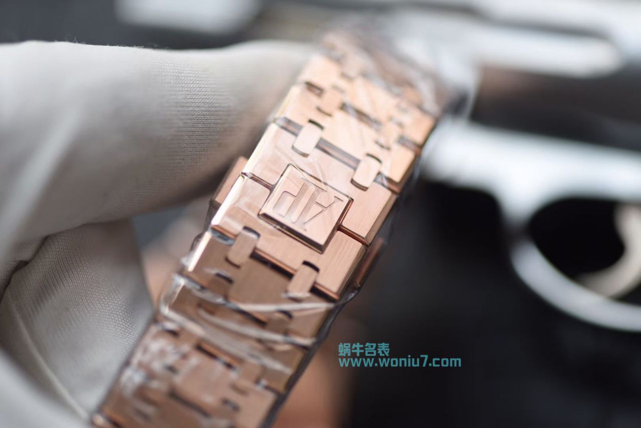   OM  爱彼皇家橡树系列26331OR.OO.1220OR.01腕表 / AP150