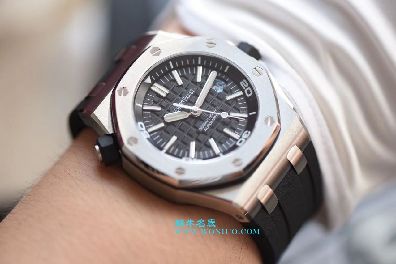   JF视频评测爱彼皇家橡树离岸型系列15703ST.OO.A002CA.01腕表，全新V9S超强版正式闪亮登场 / AP156
